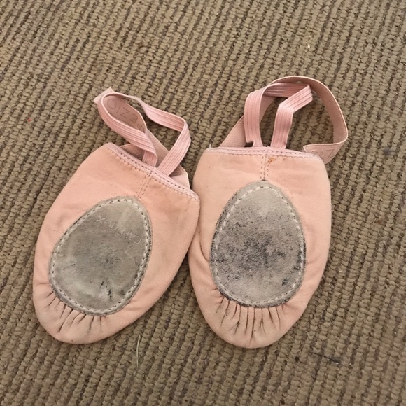 Capezio ‘Pirouette’ Ballet Shoe- half sole - Picture 2 of 3